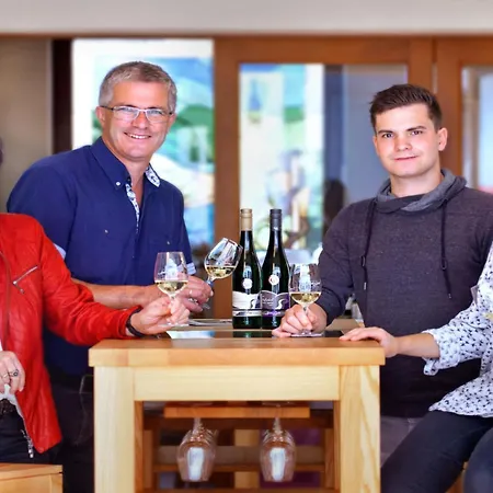 Holiday Winery Andrae-goebel * Ernst